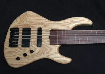 0420 RetroB Fretless 6/34